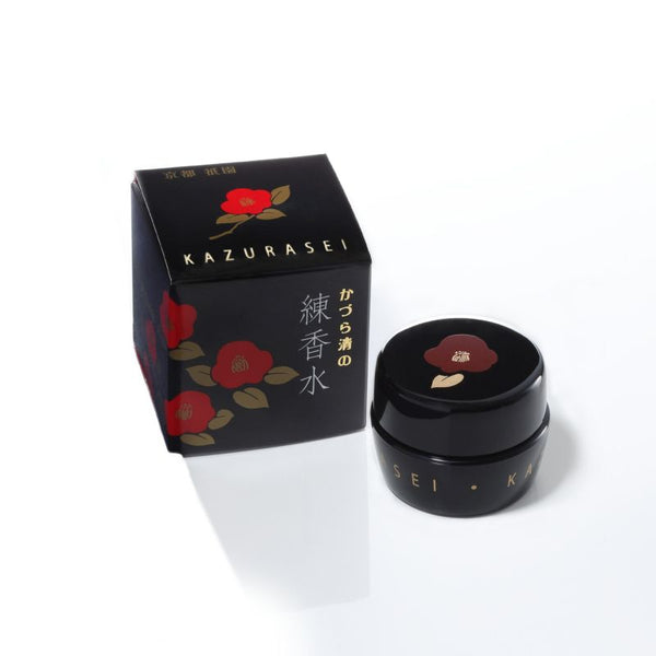 [KAZURASEI] Japanese Solid Kneaded Perfume with Tsubaki oil and Made from Natural Ingridients 4g